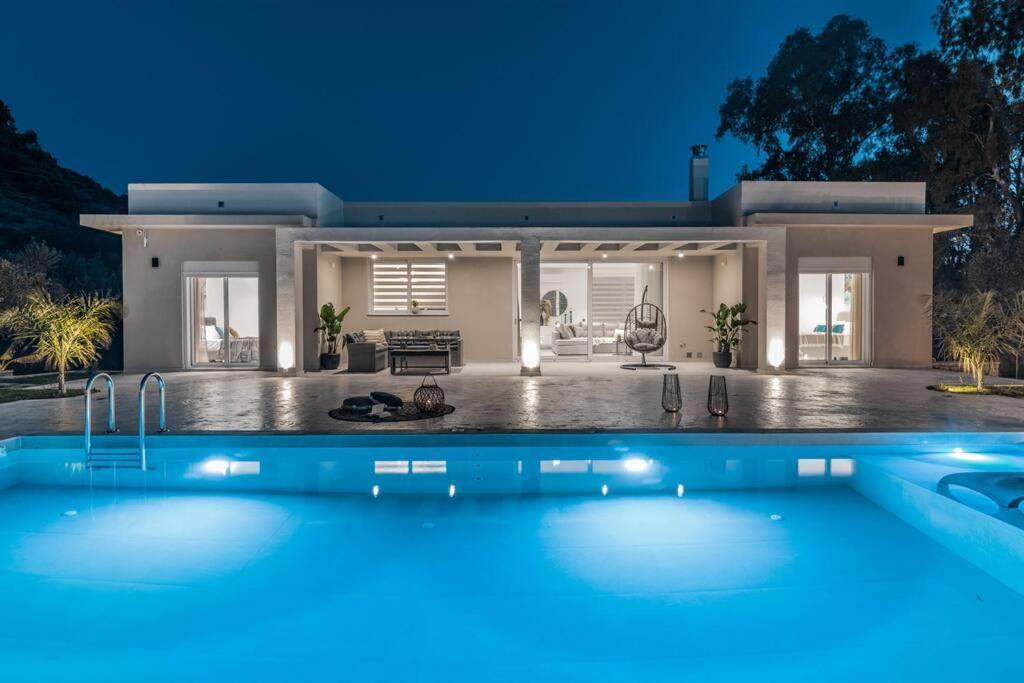Melissia Luxury Villa Kalamákion Dış mekan fotoğraf