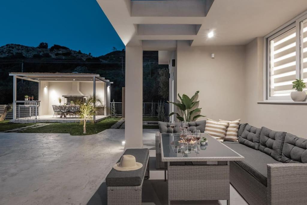 Melissia Luxury Villa Kalamákion Dış mekan fotoğraf